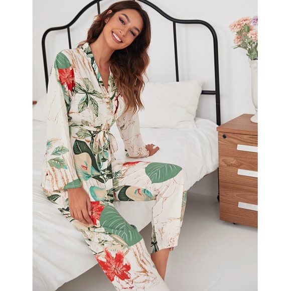 3 Piece Beige Green Floral Print Pajama Set - Picture 6 of 9